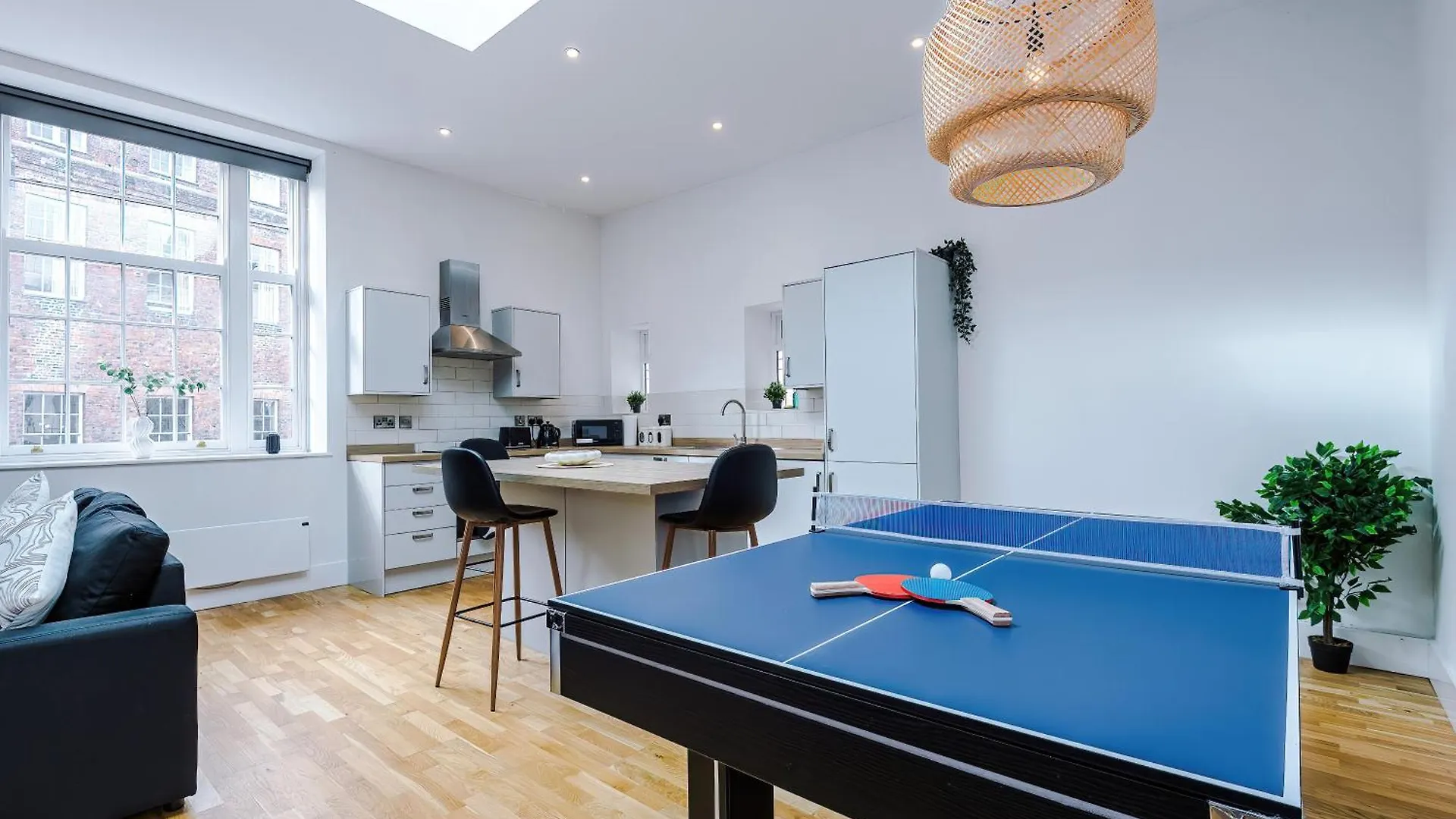 Stylish York Getaway - Pool Table