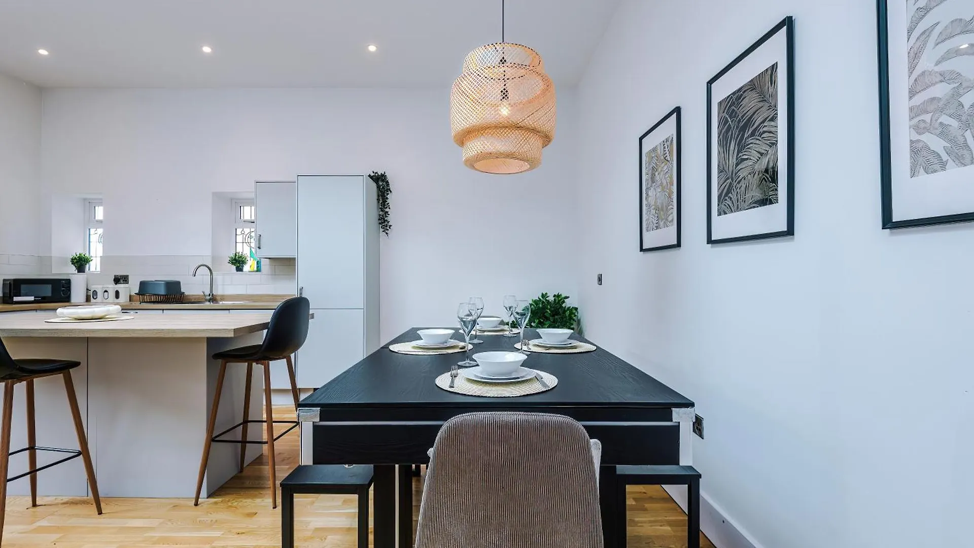 Stylish York Getaway - Pool Table 0*,